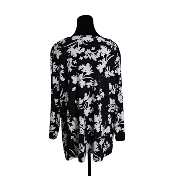 Liz Claiborne Floral 3 qtr. length Sleeved Blouse black and white Size 1X - Picture 5 of 10